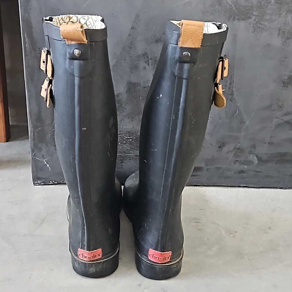 Black rubber Chooka rainboots size 9